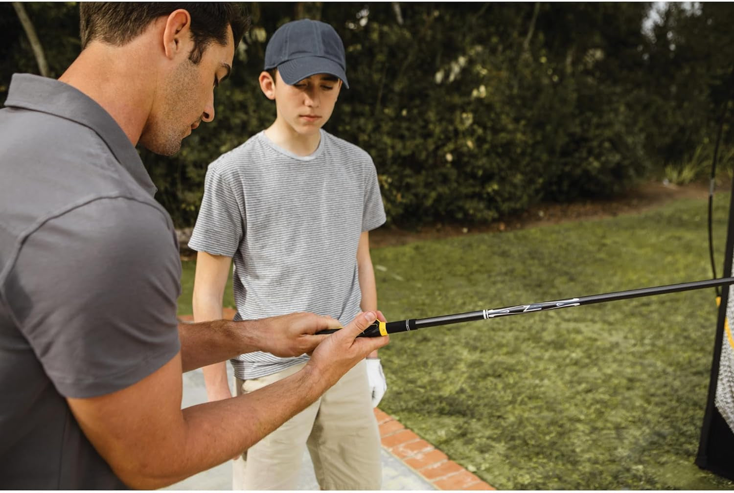 Golf Grip Trainer, Club Attachment for Correct Hand Positioning and Muscle Memory, Fits Standard Grips from Driver to Wedge, Right-Handed, Compact Training Aid for Practice and Pre-Round Warm-Up